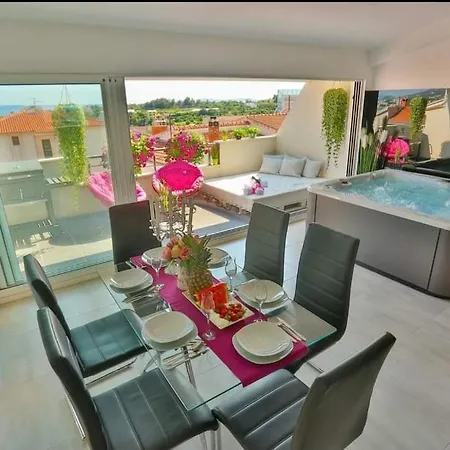 Luxury Penthouse Relax Zone With Hot Tube In 아파트 *