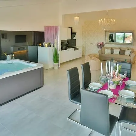 Luxury Penthouse Relax Zone With Hot Tube In Split